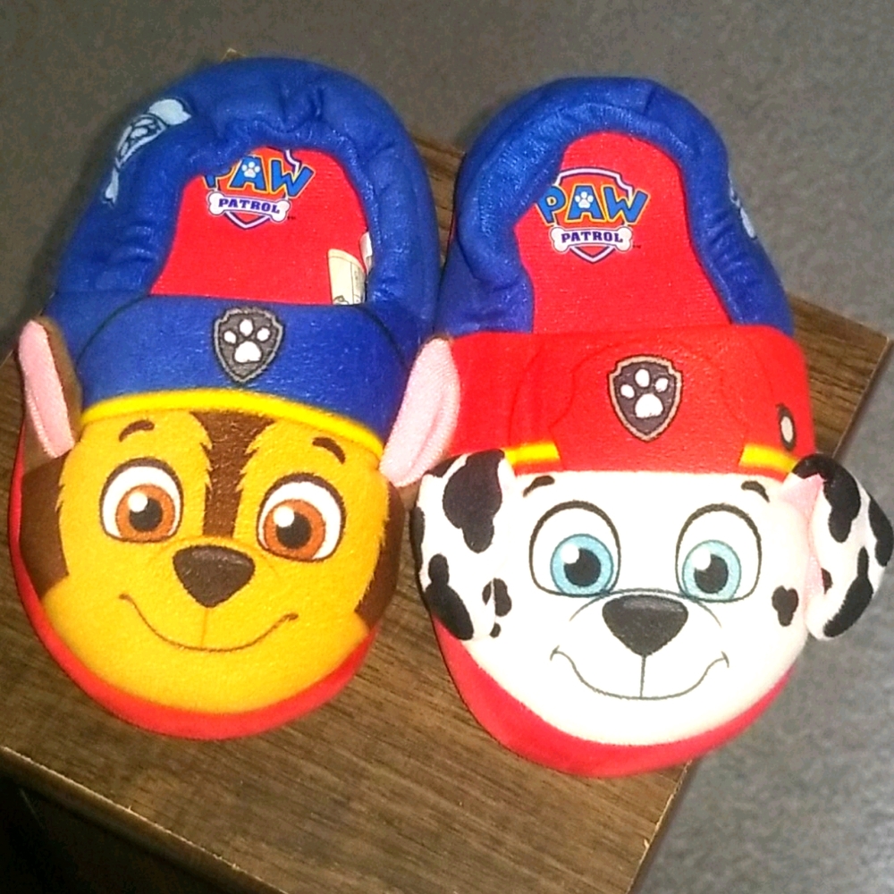 EUC PAW PATROL toddler sz 9/10 slippers